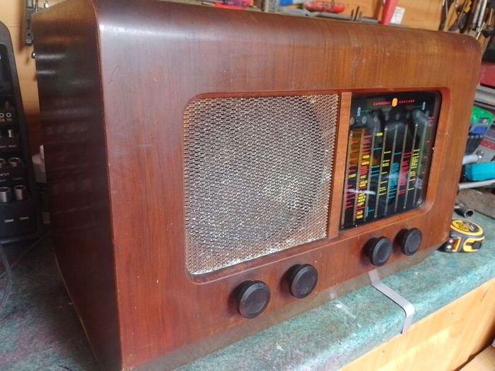 1950 PYE p.35 radio