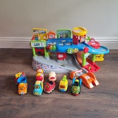 children's toy Vtec toot toot garage plus 6 toot toot cars