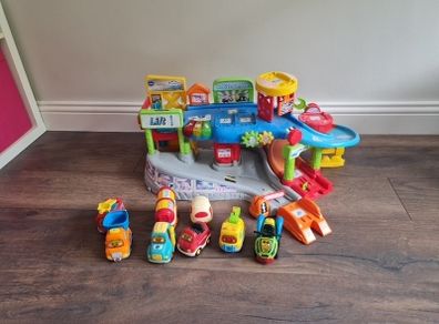 children's toy Vtec toot toot garage plus 6 toot toot cars
