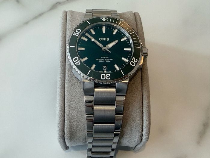 Oris Aquis Date