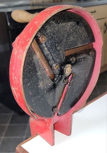 Vintage vegetable cutter