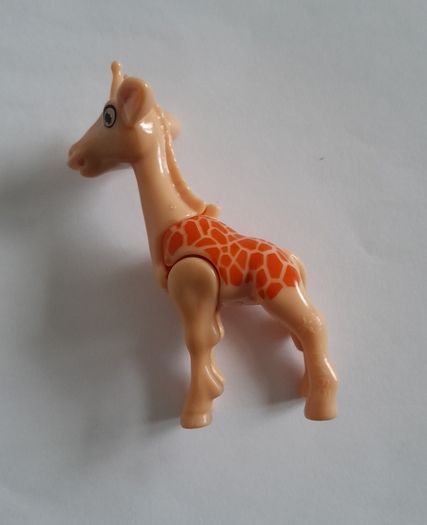 Kinder Giraffe