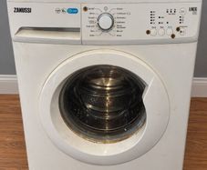 Zanussi 8kg Washing Machine  FREE DELIVERY