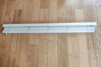 Cream venetian blinds