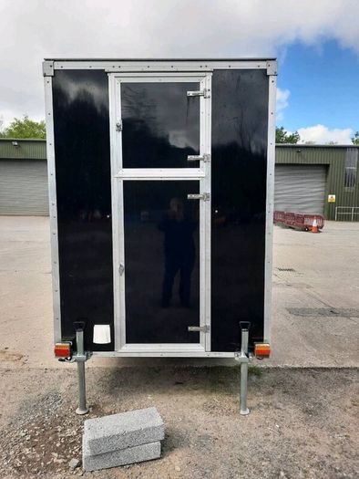 Mobile catering trailer