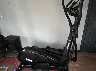 Reebok elliptical jet 300 cross trainer