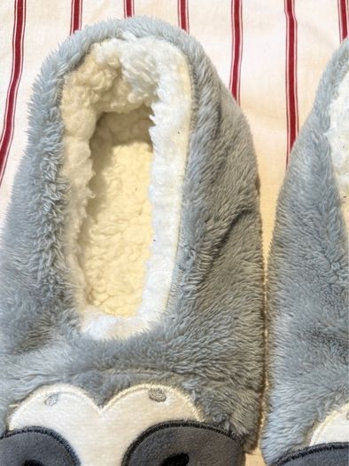 Cute Fluffy Cozy Sloth Slippers Size S!