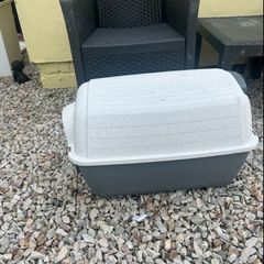 small dog house