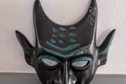 Ceramic wall mask