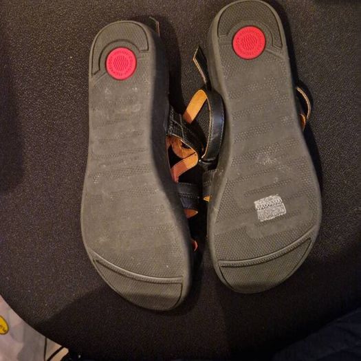 Fitflop black leather ankle strap sandals size 7/40