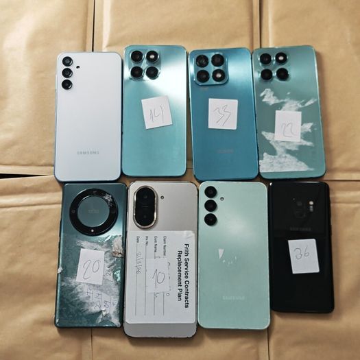 Job Lot of 8x Android Phones - Samsung / Honor / Redmi - Spares & Repairs