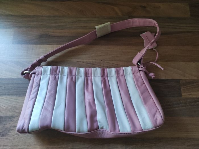 Women's handbags