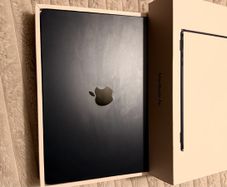 macbook air m2 (2022) excellent condition