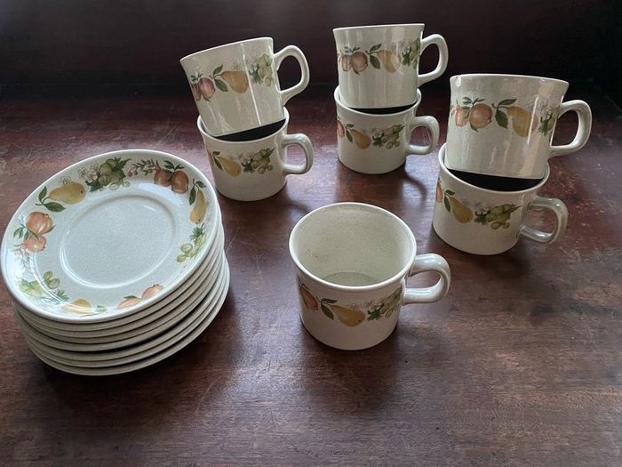 Wedgewood 'Quince' Dinner Service Set