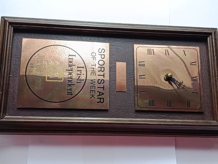 Vintage Irish Independent Sports Star of the Week Wall Clock Jury's Hotel Dublin Working