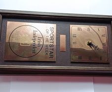 Vintage Irish Independent Sports Star of the Week Wall Clock Jury's Hotel Dublin Working