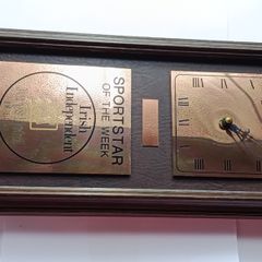 Vintage Irish Independent Sports Star of the Week Wall Clock Jury's Hotel Dublin Working
