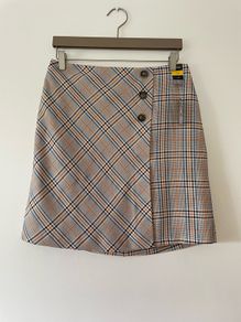 Check skirt size 10 New with tags