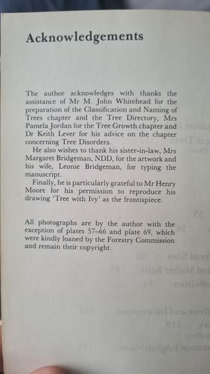 Trees For Town And Country By Peter Bridgeman. With A Frontispice By Henry Moore. Rare Vintage First Edition. Large Volume Hardback With Dustjacket In In Good Condition.