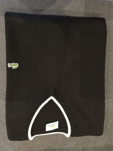 Lacoste knitwear size Large for men.