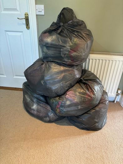 Girls 9-10 5 big bin bags
