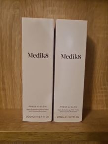 Medik8  Press & Glow Daily Exfoliating PHA Tonic with Enzyme Activator  200ML