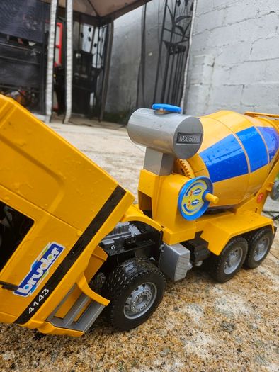 Bruder Mercedes Actros TGA Cement Mixer