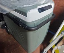 car refrigerator 60l   brand new still on warranty