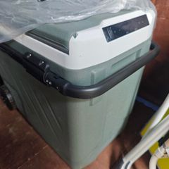 car refrigerator 60l   brand new still on warranty