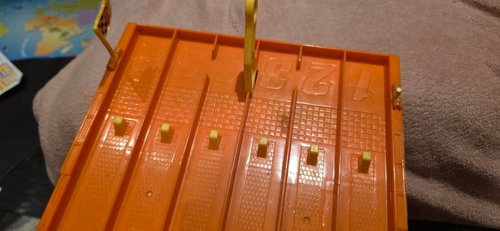 Hot Wheels Super 6-Lane Raceway