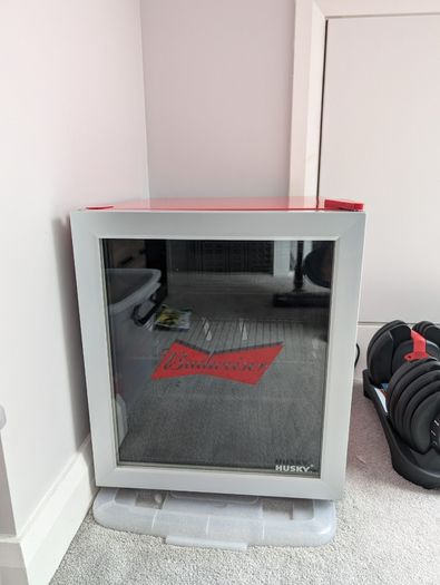Mini fridge