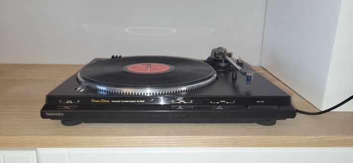Technics SL DD33 Turntable.