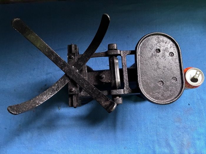 Vintage shop scales