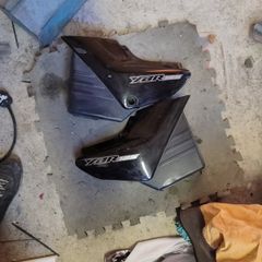 Yamaha ybr 125 plastic side panels