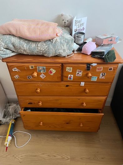 Chest of drawers