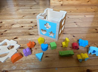 Wooden shape sorter