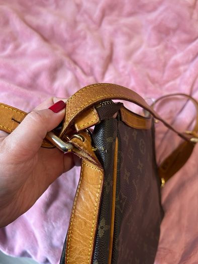 Louis Vuitton Bag Authentic