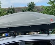 Roof box