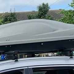 Roof box
