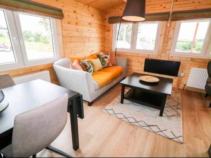 2 bedroom log cabin