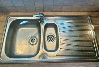 Carron Phoenix 1.5 bowl Kitchen sink and tap (stainless steel)