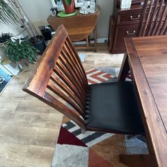 Extendedable sycamore Dining table