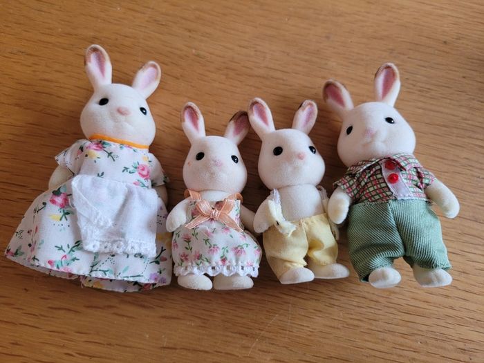 Sylvanian families figures - different sets