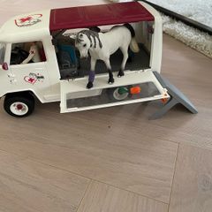 Schleich mobile Vet truck