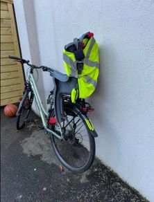 Bike with child seat (Lapierre Trekking 2.0W)