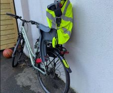 Bike with child seat (Lapierre Trekking 2.0W)
