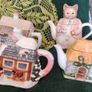 Cottage House teapots Image 8