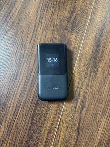 Nokia 2720 Flip