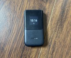 Nokia 2720 Flip