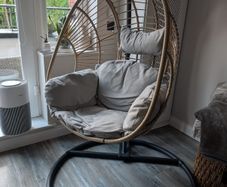 Egg chair